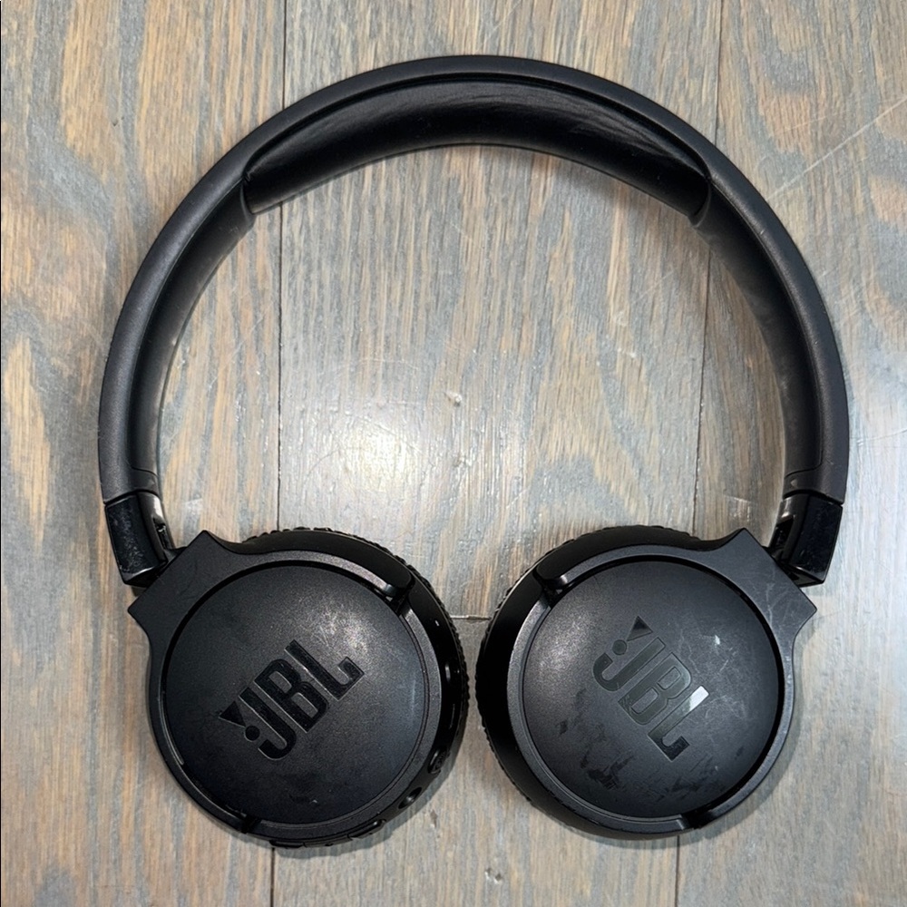 JBL Tune 520BT - Wireless On-Ear Headphones (Black)